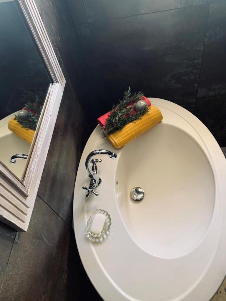 카페스탕 La Babayaga B&B 외부 사진